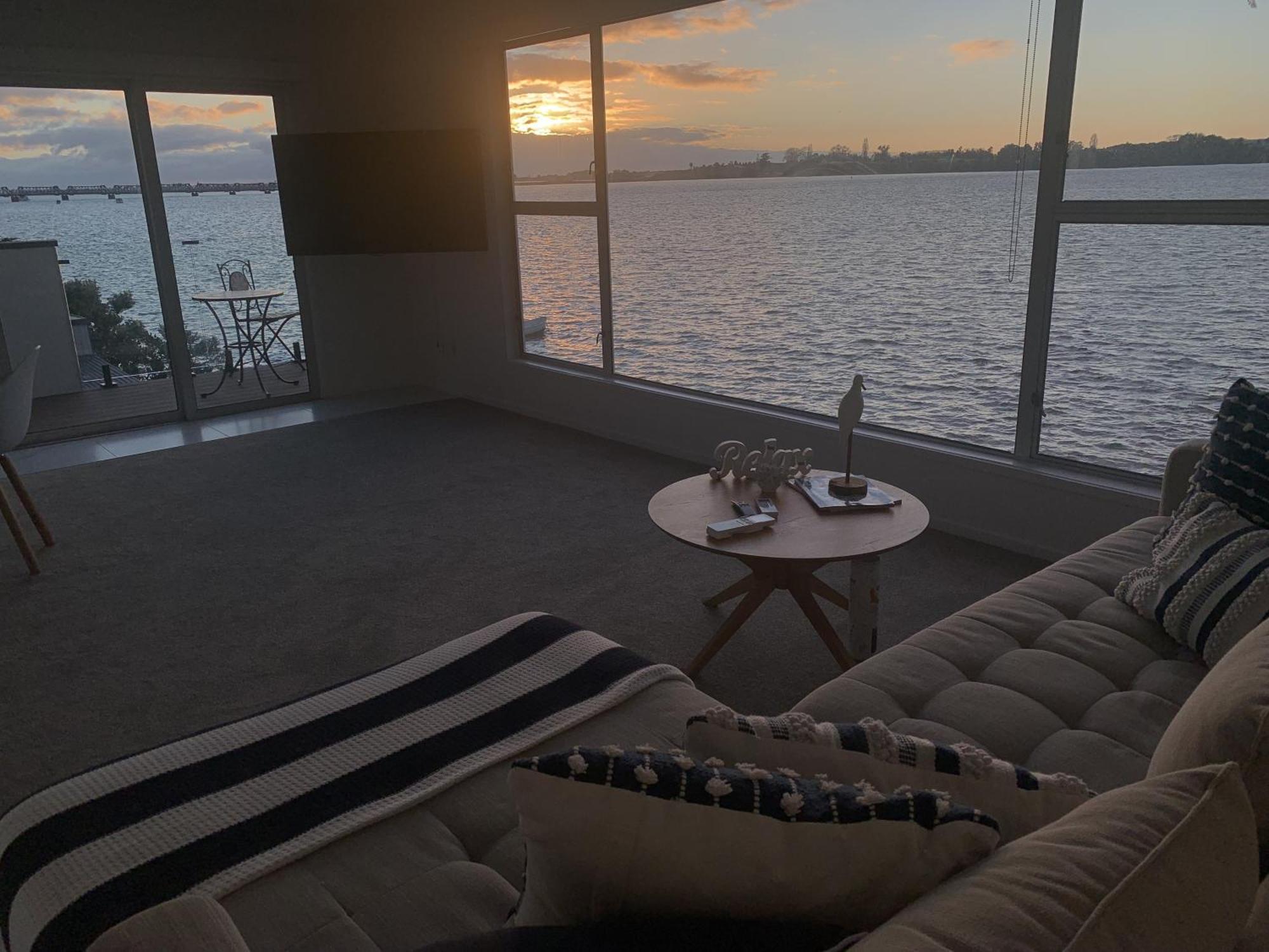 Harbour View Motel And Waterfront Apartments ตาอูรังกา ภายนอก รูปภาพ