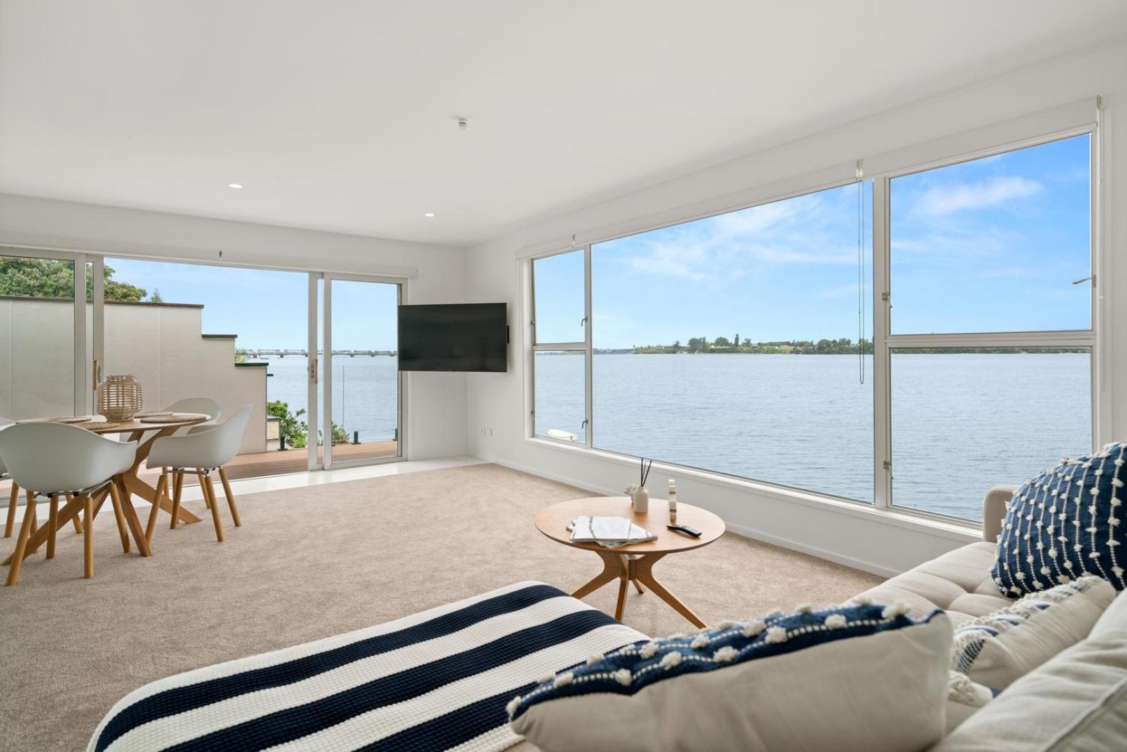 Harbour View Motel And Waterfront Apartments ตาอูรังกา ภายนอก รูปภาพ